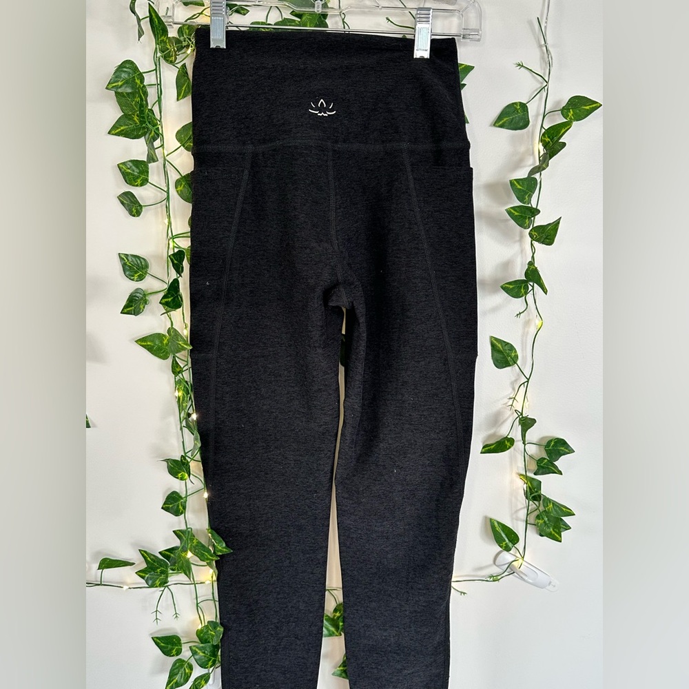 Beyond Yoga Charcoal Leggings Sz. S - Picture 2 of 5